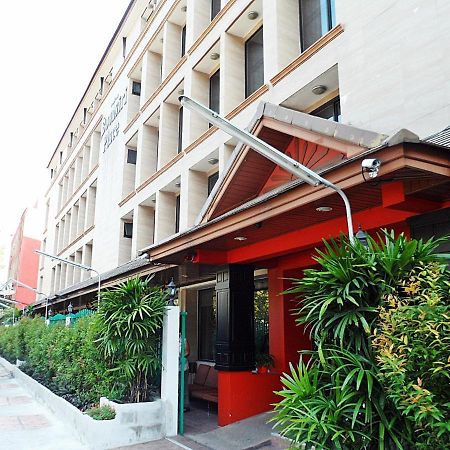 Oyo 434 Boonsiri Place Hotel Бангкок Экстерьер фото