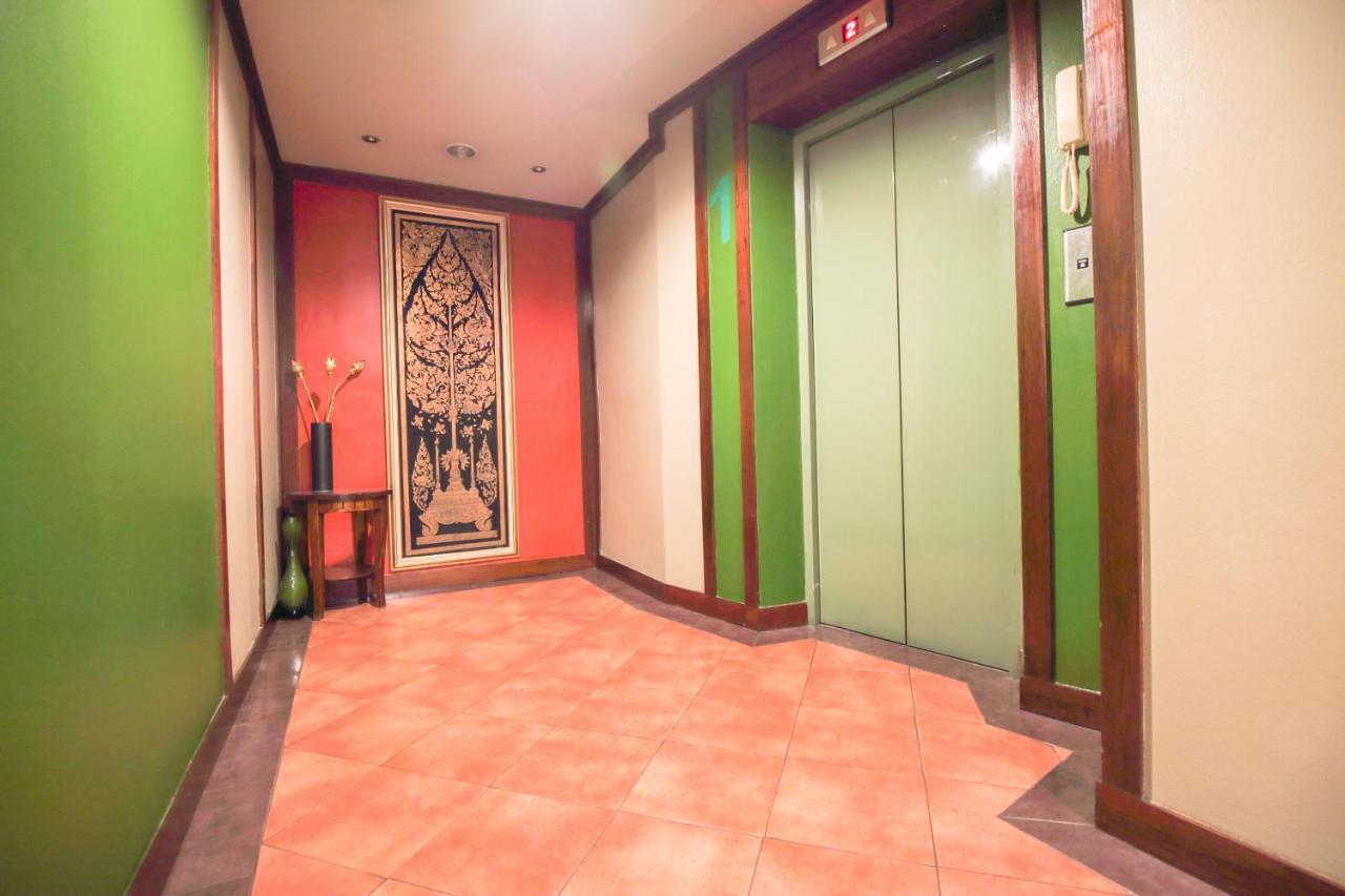 Oyo 434 Boonsiri Place Hotel Бангкок Экстерьер фото